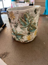 Load image into Gallery viewer, Flower pots