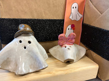Load image into Gallery viewer, Large Ghost with Hat or Bow